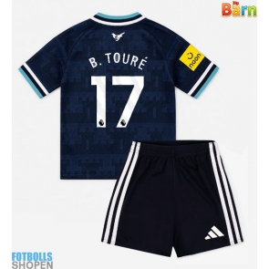 Billiga Newcastle United Bazoumana Toure #17 Bortatröja Barn 2026-27 Kortärmad (+ Korta byxor)